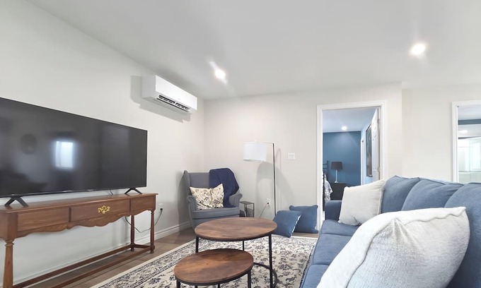 Chatham-Kent Apartment | Blue Forest apartment is close to downtown. A/C kitchen and laundry all provided