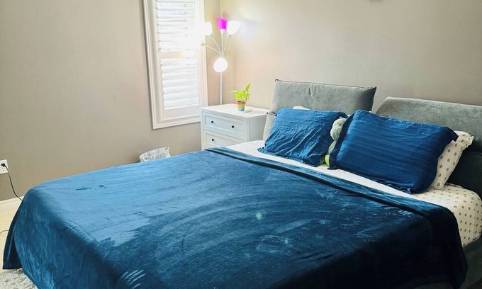 Welland House | Your Niagara Falls Private Master Bedroom Retreat!