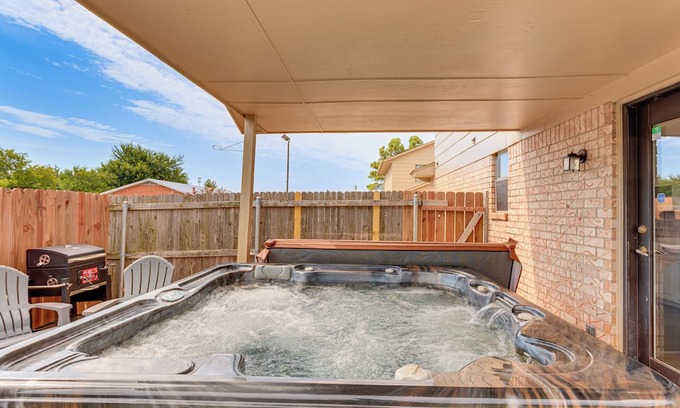 South Oklahoma City House | South OKC Home w/Game Room: 18 Mi to OU Campus!