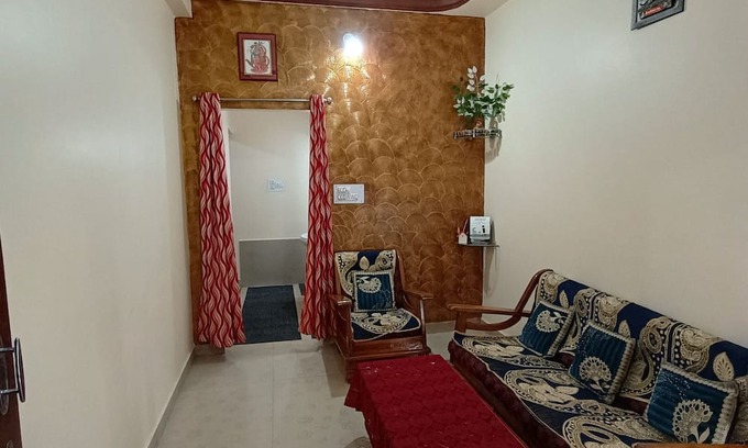 Ujjain Apartment | Family friendly Peaceful place away from market loud.