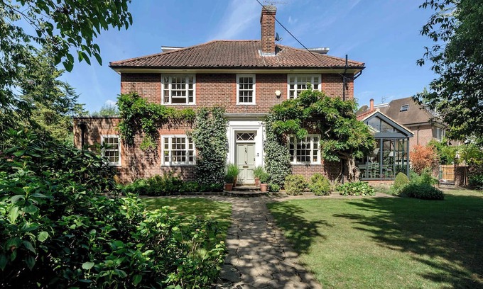 West Hill House | Beautiful Family Home w/Garden & Pool - Wimbledon