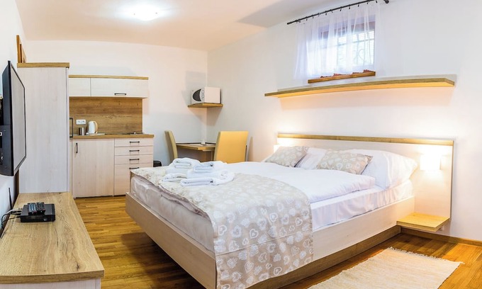 Velky Slavkov Apartment | Charming 1-bedroom apartment under High Tatras in Veľký Slavkov