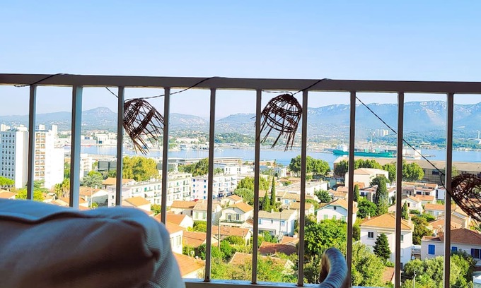 La Seyne-sur-Mer Apartment | Elegant renovated apartment - terrace, sea view and nearby beaches