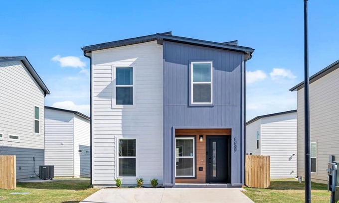 Centerton House | The Bluebird Nest, Relaxing | Modern | Fresh