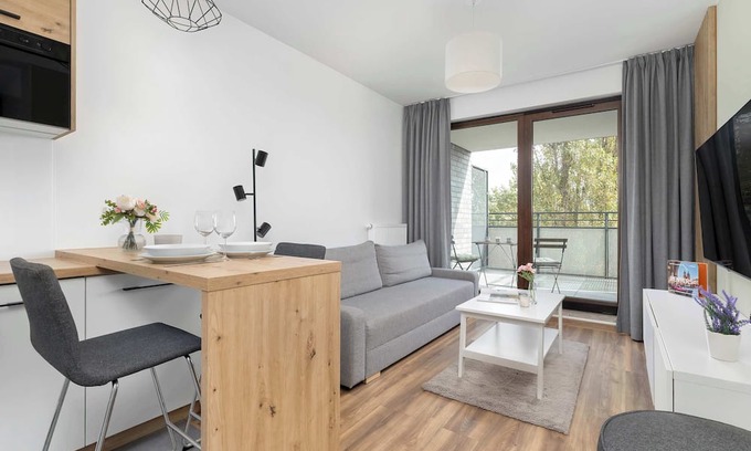 Krowodrza Apartment | Kijowska 5 Kraków | Modern Apartment with Balcony and Desk | Parking