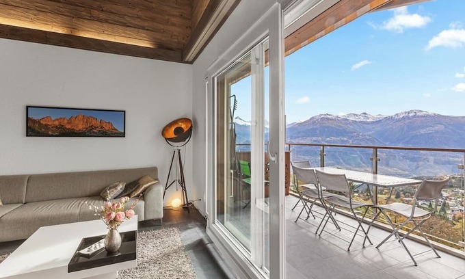 Randogne Apartment | Crans-Montana 6pp, renovated apartment view & parking