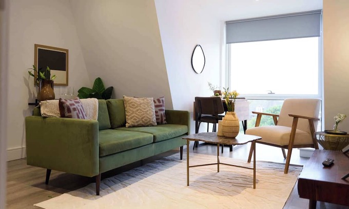 Streatham Hill Apartment | Streatham Hill Modern Flat with Balcony