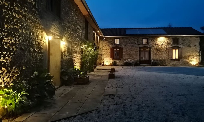 Peyraube House | Holiday Home 'Tomettes' with Mountain View, Wi-Fi and Air Conditioning