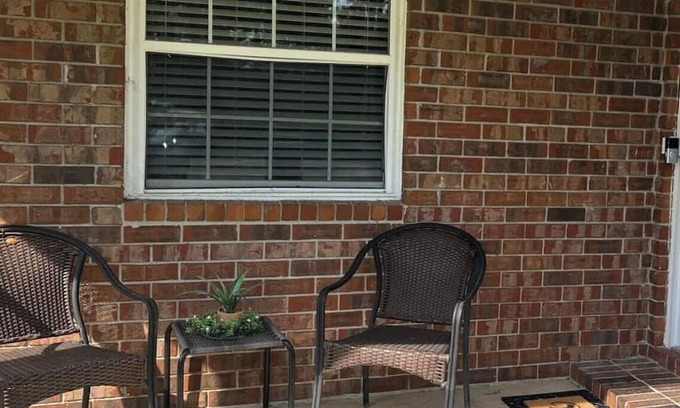 Statesboro Apartment | The MARTIN- a Charming 2-bedroom close to GSU campus, stadium, and downtown.