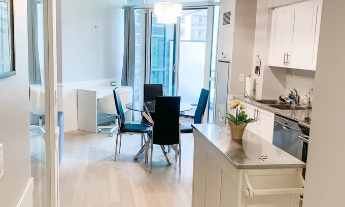 Bathurst Quay Condo | Luxury Waterfront Downtown Condo w/Pool & Parking