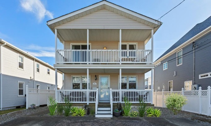 Brigantine House | Brigantine Comfort, walk to the beach or bay. Dog friendly!