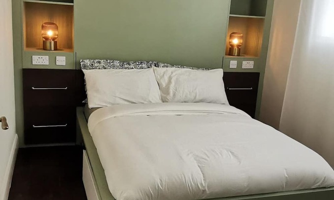 Broadstone House | Small cottage with garden in Dublin city centre