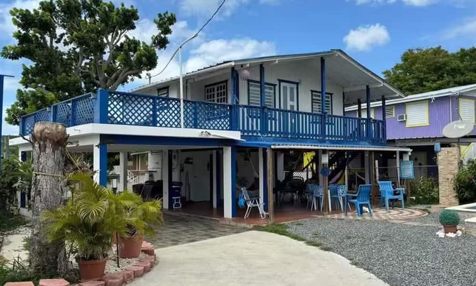 El Combate House | Casa Azul de Las Hamacas