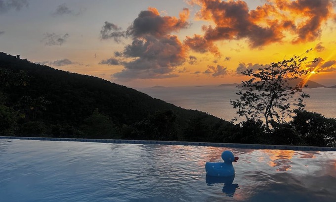 Road Town Villa | Zafira Luxe 4-Bedroom Villa with Infinity Pool, Sauna, Steam & Amazing Sunsets