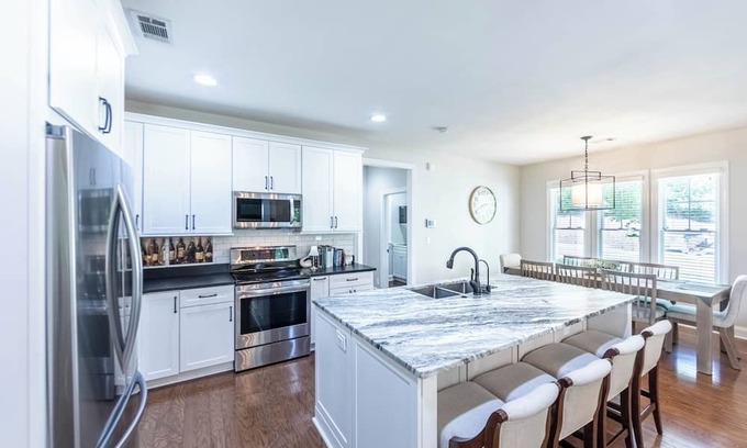 Reynolds Landing Cottage | 4BR Retreat with Space & Style