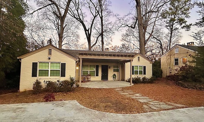 Clairmont Heights House | Charming 3-bedroom house in peaceful Decatur- close to Emory University/Hospital