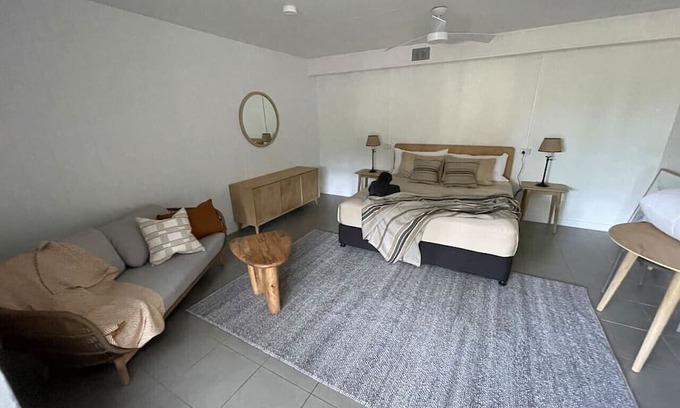 Mission Beach Apartment | Rainforest King Rooms | Shared Kitchen + Lounge | Sleeps 2–8