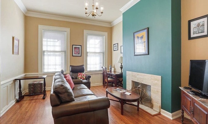 French Quarter Apartment | 1st Floor King Suite w/Kitchen at Grenoble House