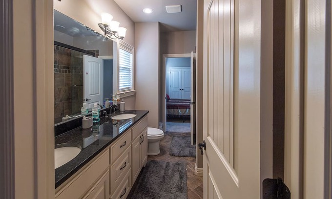 Bentonville House | Charming 4-bedroom house in amazing Bentonville with WiFi, AC