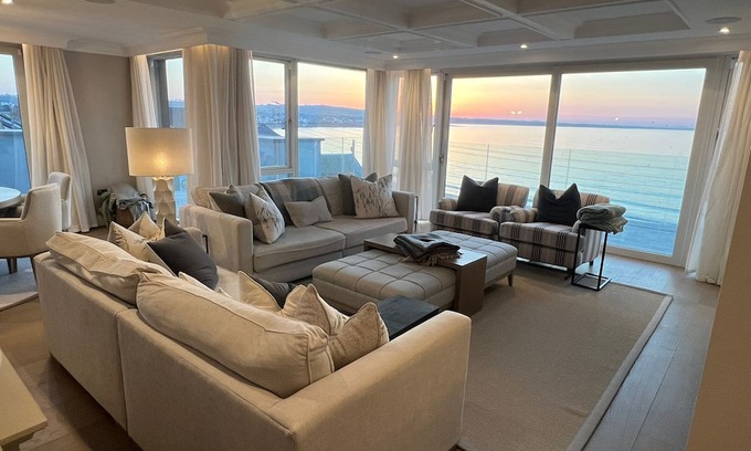 Skerries House | Skerries Oceanfront Superb 4 Bedroom Mansion