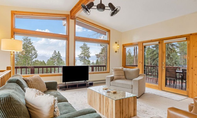 Lakeside House | Charming Cabin Getaway With Lake and Forest Views