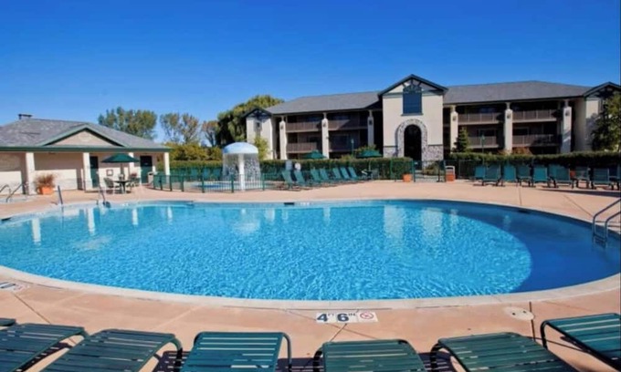 Lake Geneva Apartment | Cozy 1-bedroom apartment with AC, WiFi in charming Lake Geneva