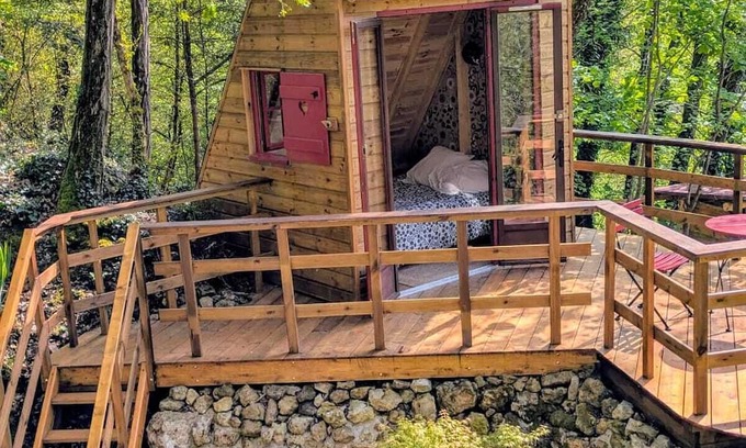 Sainte-Maure-de-Touraine Cabin | Unusual stay, troglodyte cabin and living room. In Touraine