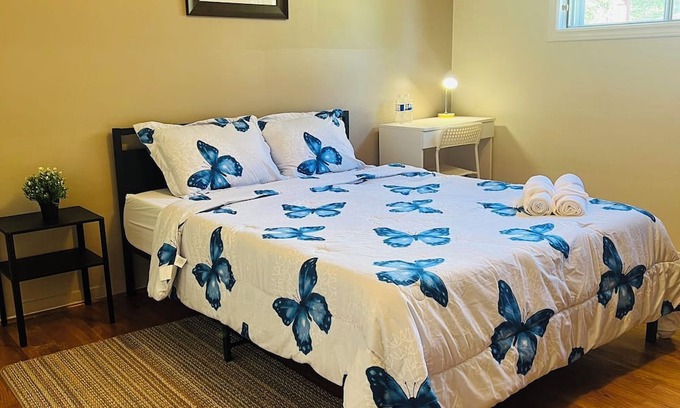 Jane and Finch House | York University|Toronto|Pearson Airport|1-Bed Main Floor Suite, Private Entry
