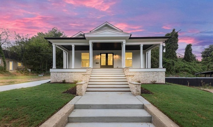 Rome House | Historic 4-bedroom, 3.5- bathroom; located in downtown Rome