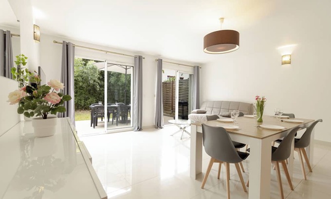 Bry-sur-Marne Villa | Cosy House with Garden Paris Disney