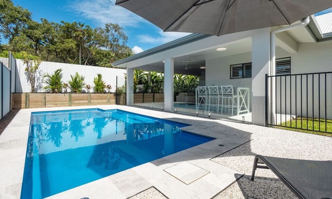 Trinity Beach House | Trinity Beach Lux 4BR Easy Entertainer with Pool