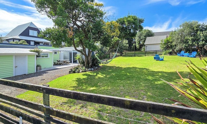 Pukehina House | Coastal Comfort