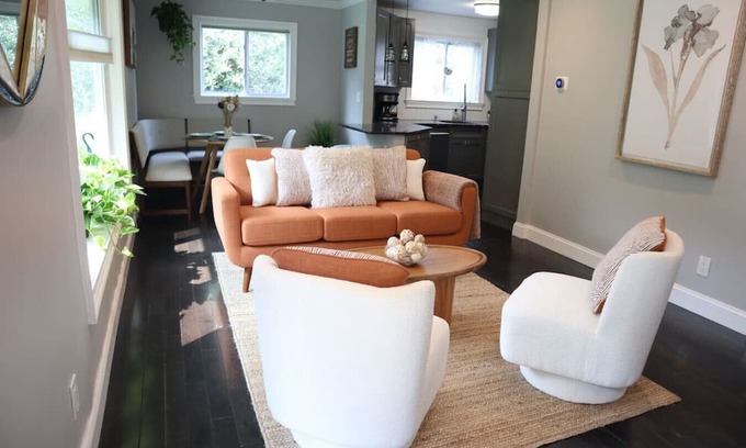 Ampere House | Modern Home Close to NYC!