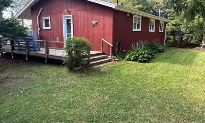 Bayview Cottage | Cozy Cottage, waterfront, pet friendly, very close to attractions/theme parks.