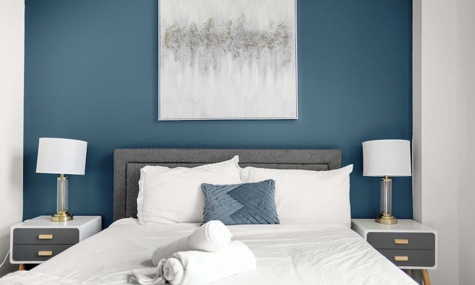 Cultural District Apartment | CozySuites Modern 1BR in Downtown Pitts 13