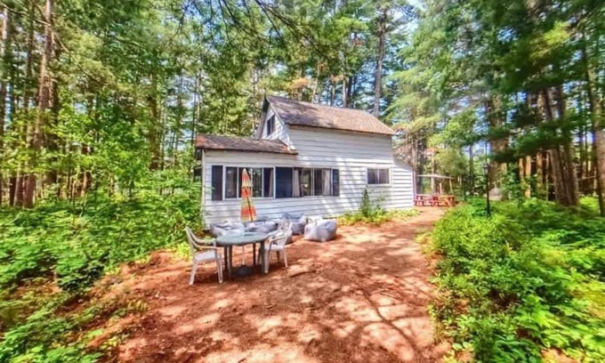 Brantingham House | Island Waterfront w/Pontoon boat, HotTub, Dogs Lv!