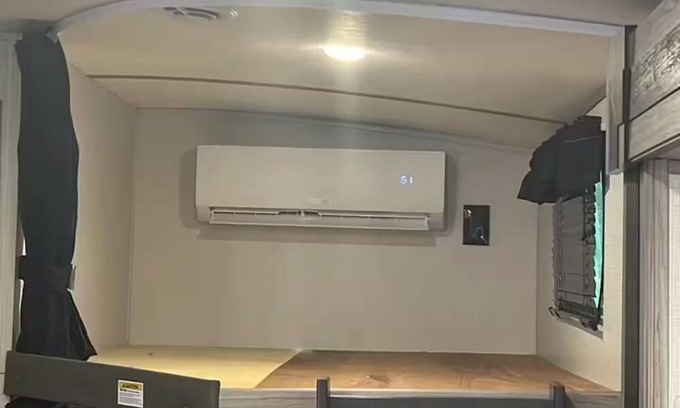 St. Petersburg - Clearwater House | Cozy RV in Wonderful St. Petersburg with WiFi, AC-Skyway Camper
