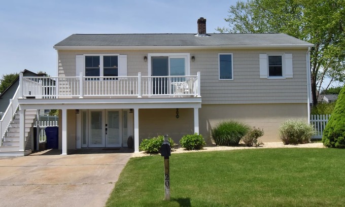 Weekapaug House | Cove Neighborhood | 4 Bedroom Updated Home | Minutes from Beach Access | Hot tub!