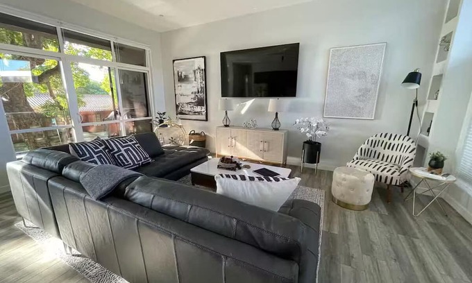 Downtown Sacramento House | Treehouse on 5th!