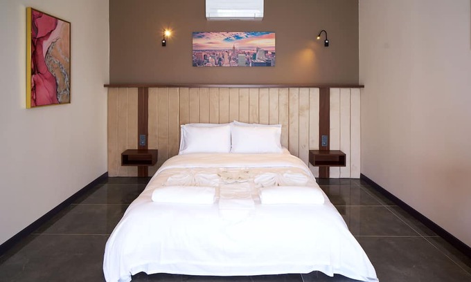 Masukiye House | 1+1 Private Pool-Lake View-Fireplace Bungalow for 3 People in Kartepe Maşukiye