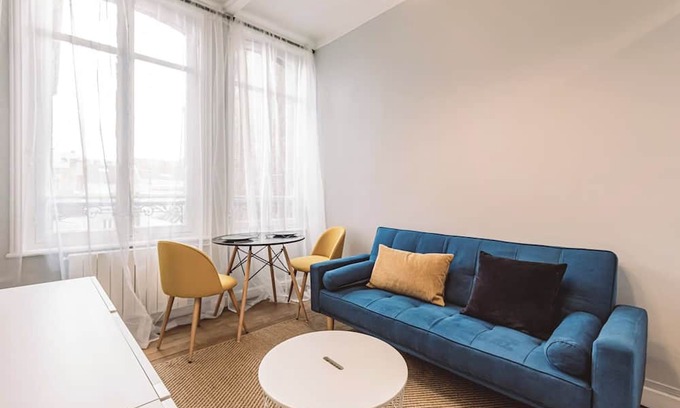 Hincmar Apartment | Roi soleil, face à la Cathédrale (2G)