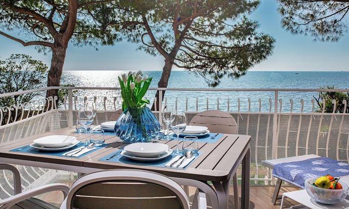 Grado Historic Centre Apartment | Elegance & Komfort mit Meerblick