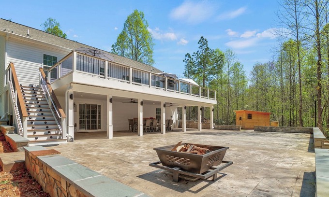 Livingston House | Studio, Sauna, Ice Plunge, Deck, Patio, Private Trail, Gazebo