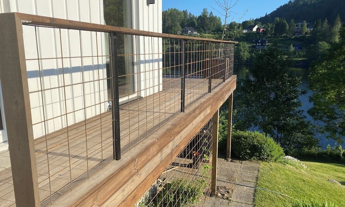 Porsgrunn House | Idyllic 4 Room Lake House w/Option for 2 Glamping Tents & SUP-Private Dock