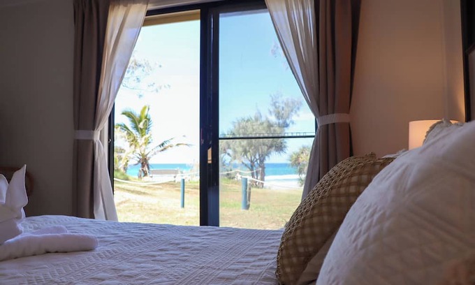 Fraser Coast House | Heaven on earth - Beachfront Beach House on 75 Mile Beach