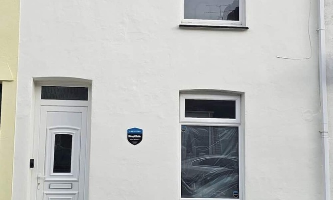 Gillingham House | Renovated, 4 Bed 2 Bath - Close to Hospital and Town