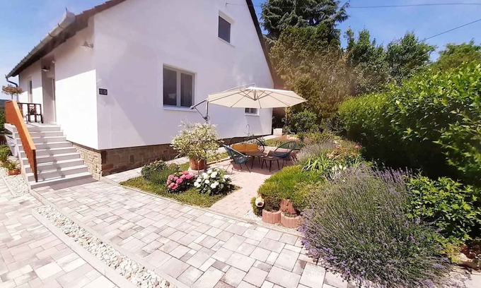 Tihany Apartment | Holiday apartment with air conditioning, WLAN and view of the Belső-tó