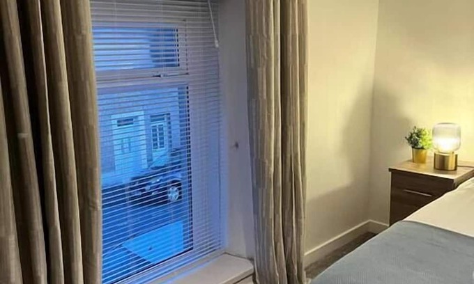 Margam Apartment | Morriston Accommodation - TV in Every Bedroom!