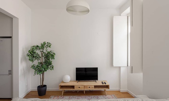 Santo Amaro Apartment | Lisbon Living Alcântara – Modern 2BR Flat