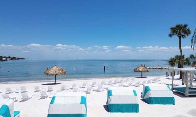 Pinellas Point House | Cabanas by the Beach for Your Private Getaway - Ideal Group Getaway